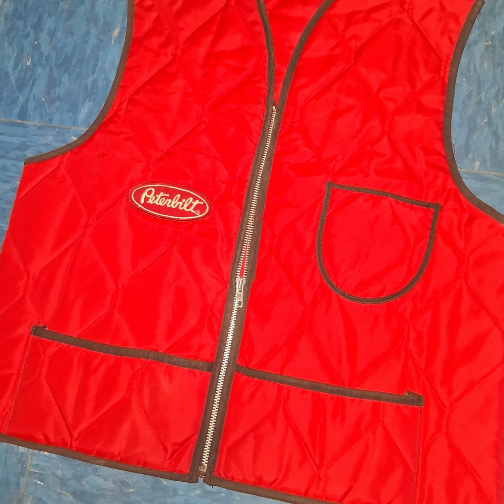 STRIKING RED VINTAGE "PETERBILT" VEST. SIZE LARGE